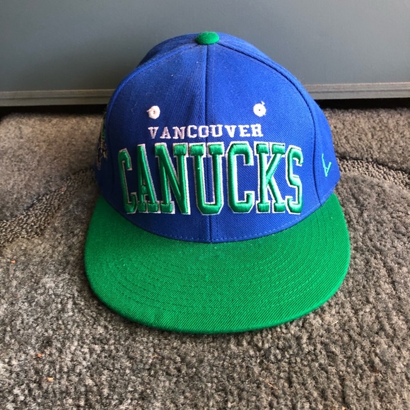 canucks snapback
